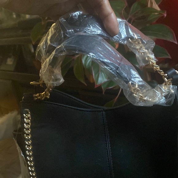 NWT- Cklass bag with gold hardware & wings🌸 - Picture 2 of 8